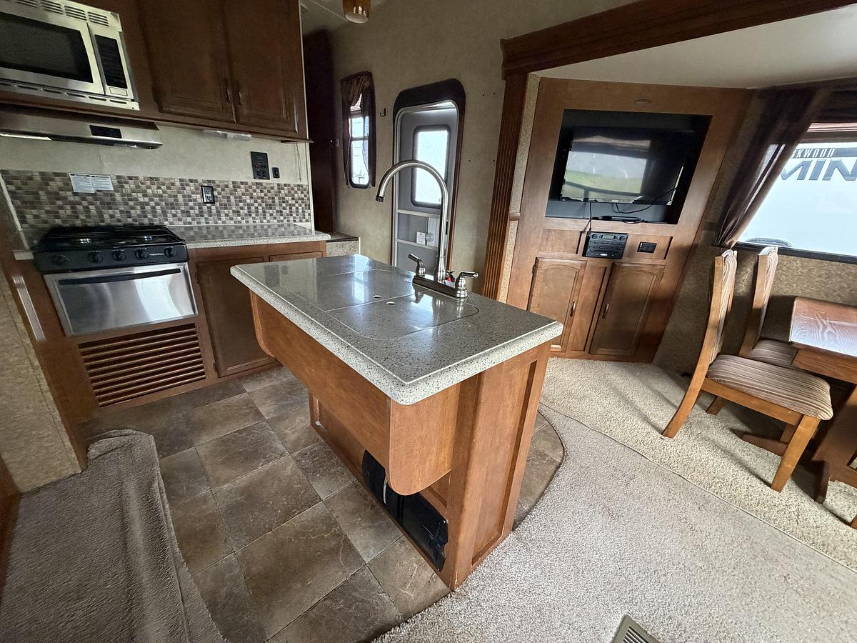 Used Used 2014 Salem Hemisphere 286RLT