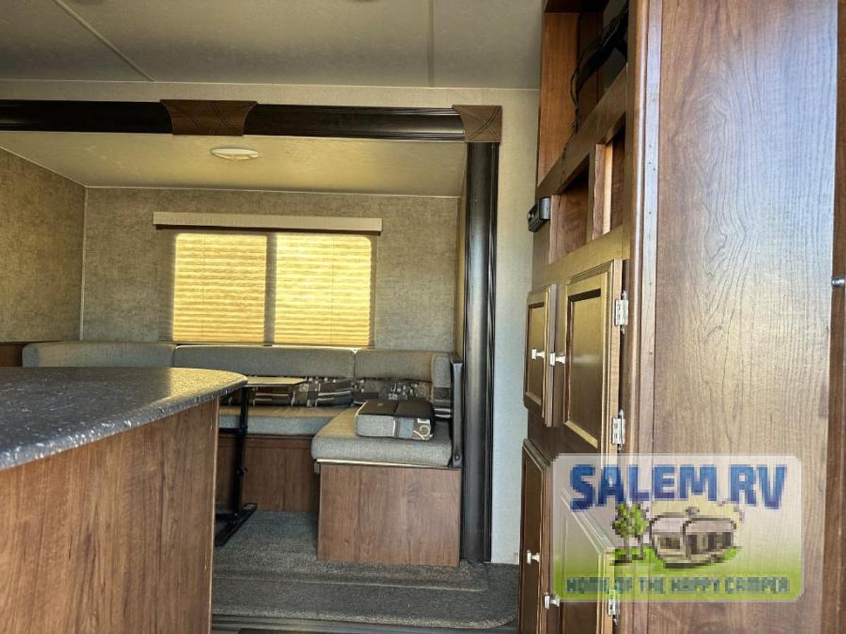 Used Used 2018 Coachmen RV Freedom Express 25SE