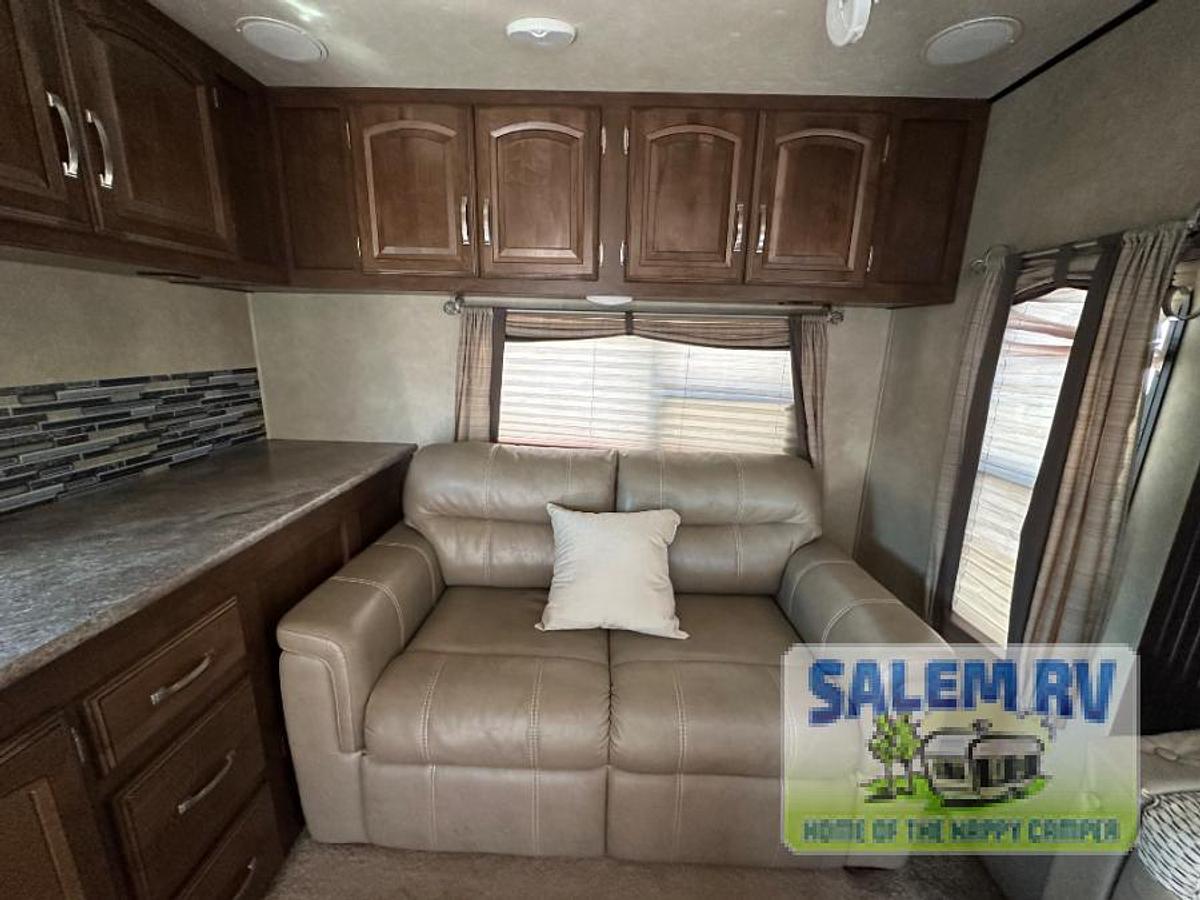 Used Used 2016 Forest River RV Salem Hemisphere Hyper-Lyte 24RLSHL