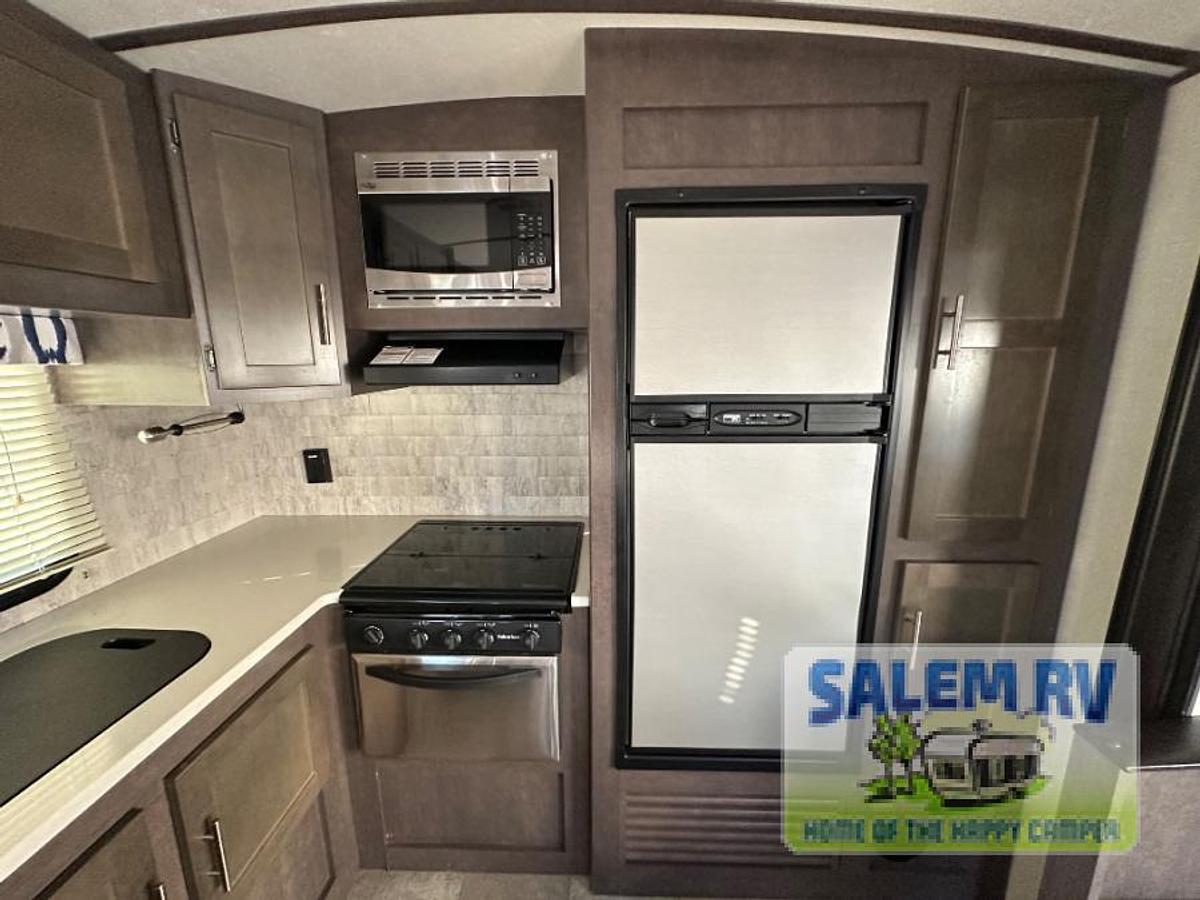 Used Used 2018 CrossRoads RV Sunset Trail Super Lite SS291RK