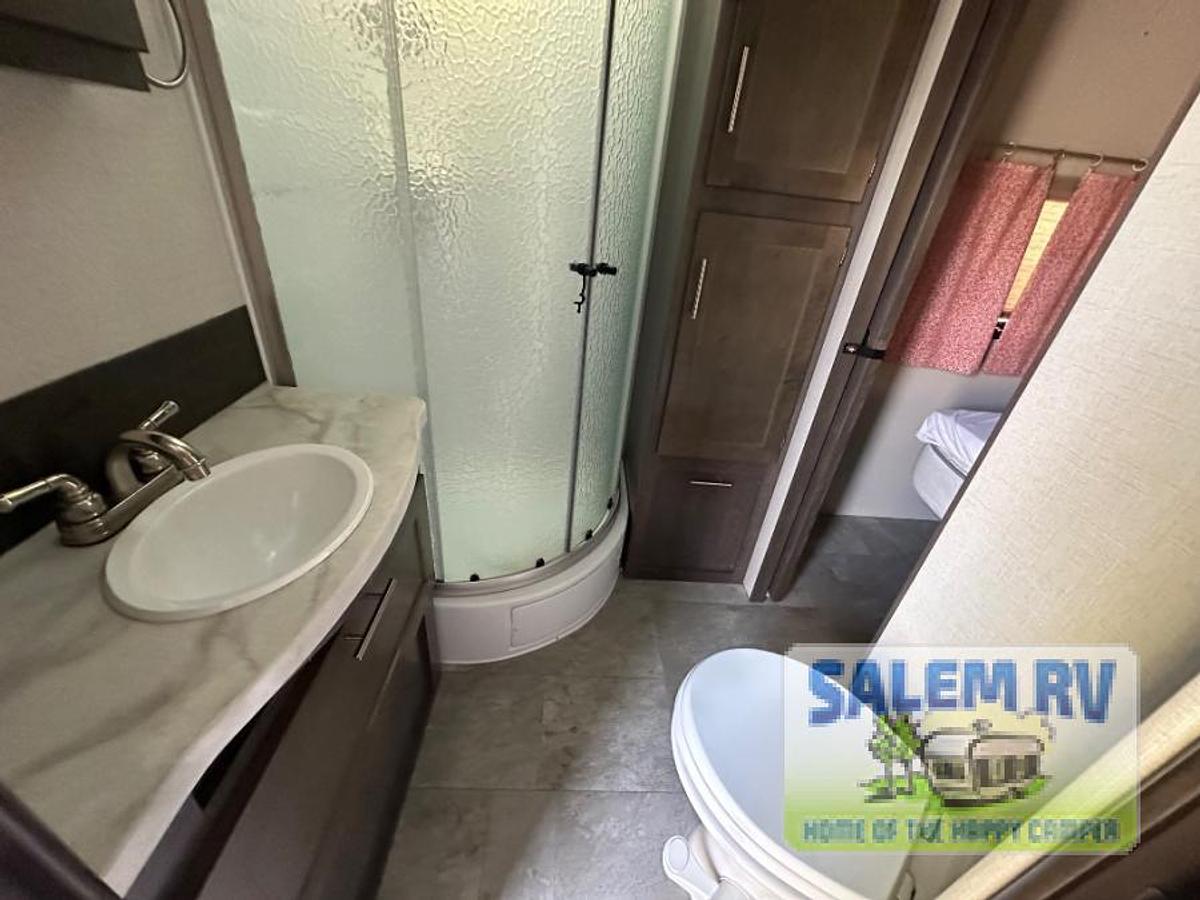 Used Used 2018 CrossRoads RV Sunset Trail Super Lite SS291RK