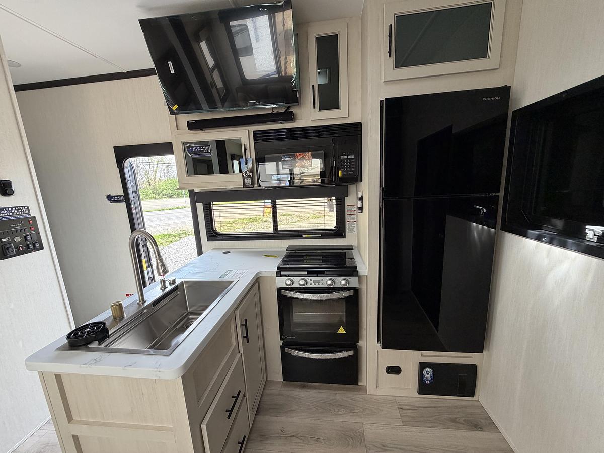 New 2026 Forest River RV Vengeance Rogue Armored 32L132