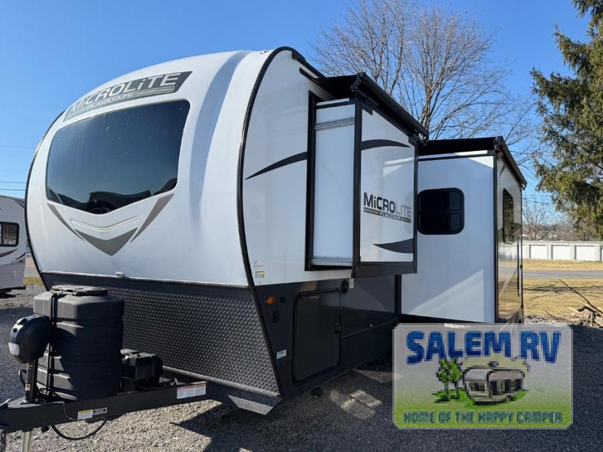 Used Used 2025 Forest River RV Flagstaff Micro Lite 25BSDS