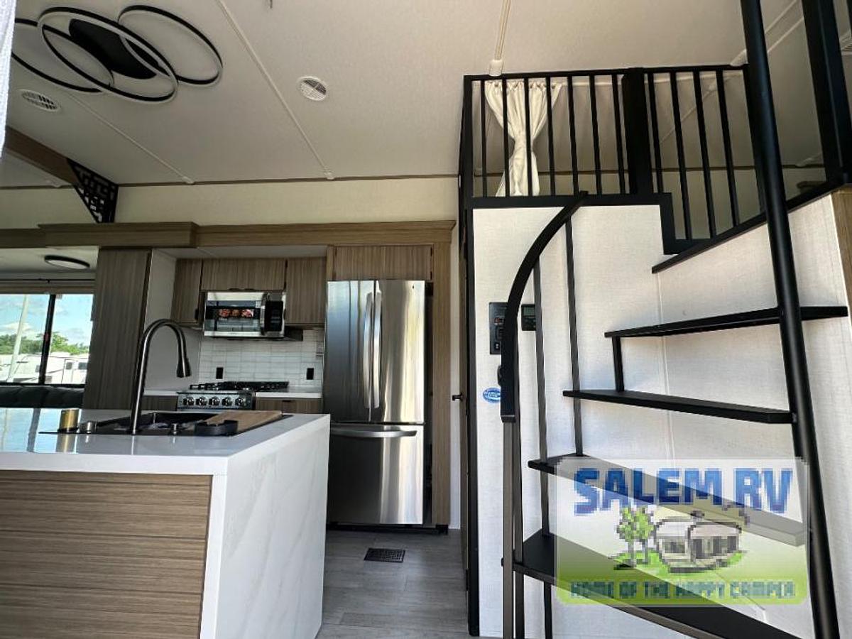 New 2025 Forest River RV Salem Grand Villa 44VIEW