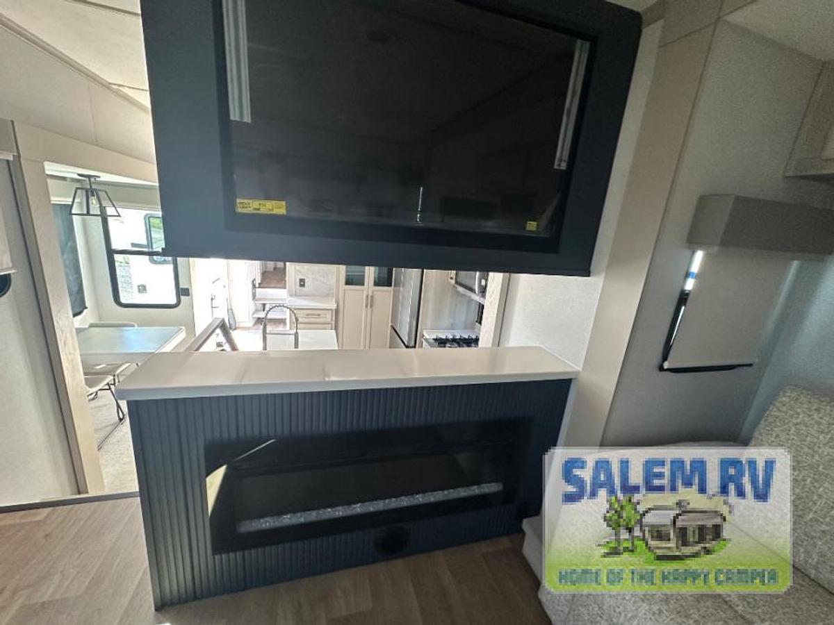 New 2026 Palomino Columbus 389FLH