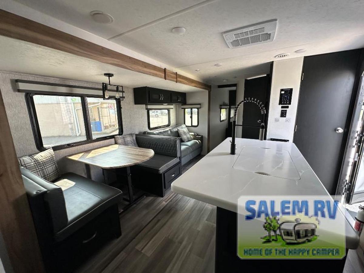 Used Used 2022 Coachmen RV Freedom Express Liberty Edition 320BHDSLE