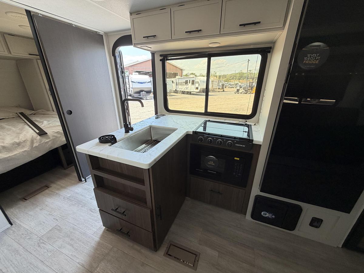 New 2026 Prime Time RV Avenger LE 26DBSLE