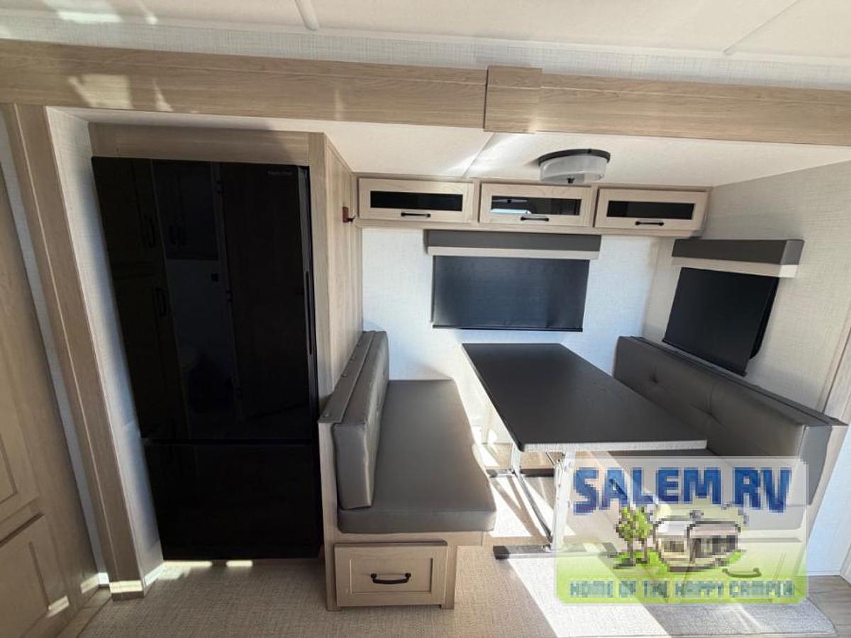 Used Used 2025 Forest River RV Flagstaff Micro Lite 25BSDS