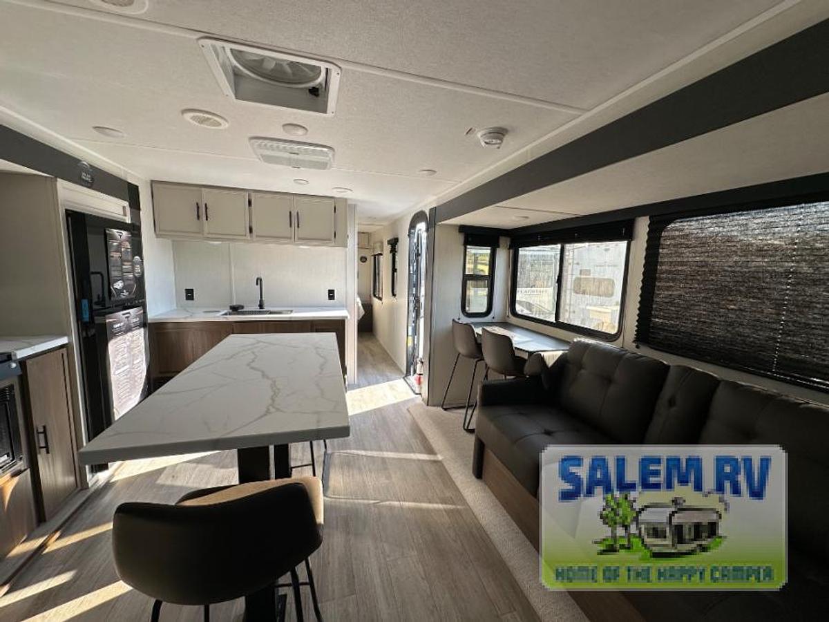 New 2026 Prime Time RV Avenger 27REI