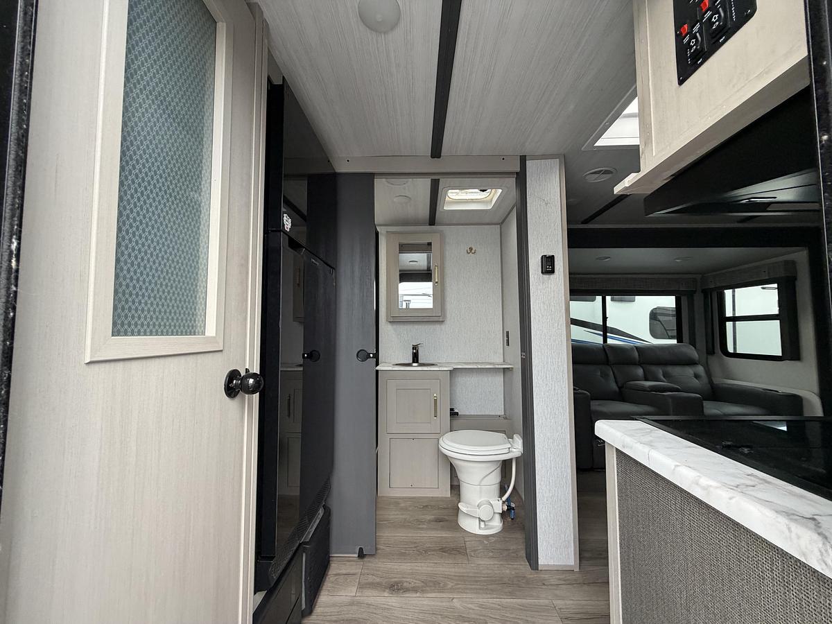 Used Used 2024 Forest River RV Salem Hemisphere Hyper-Lyte 19RBHL