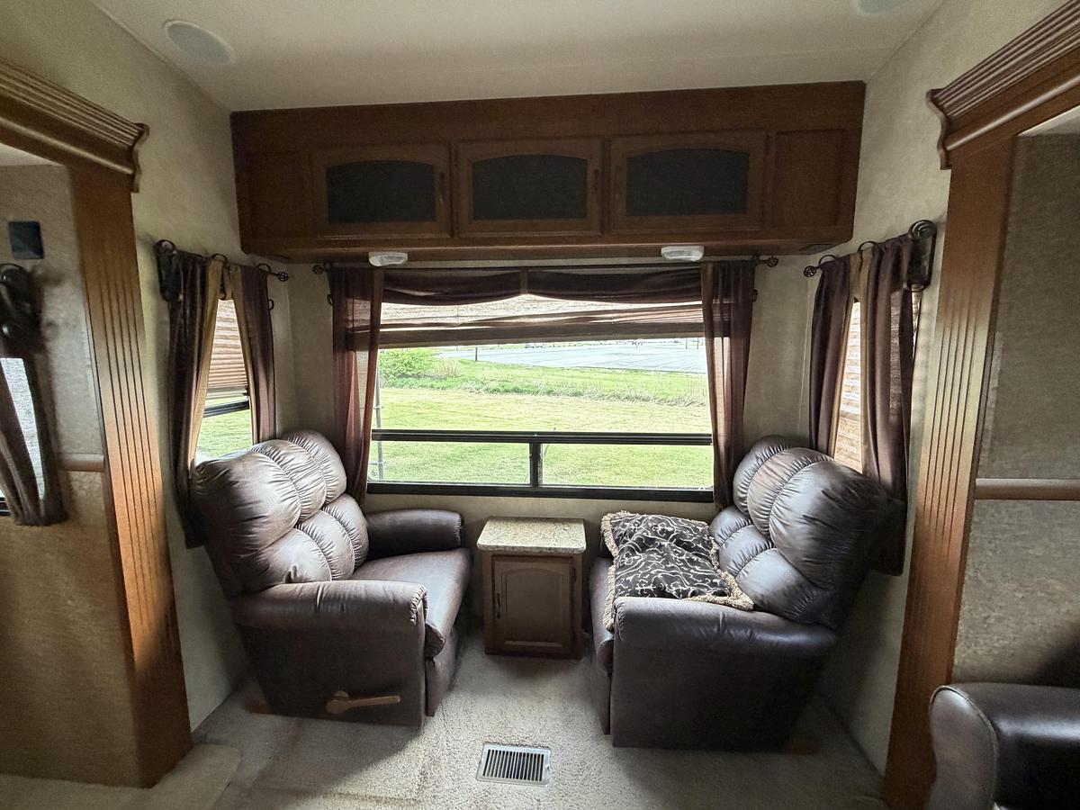 Used Used 2014 Salem Hemisphere 286RLT