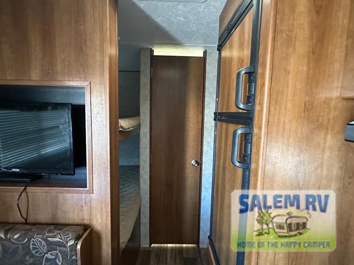 Used Used 2015 Prime Time RV Avenger 26BH
