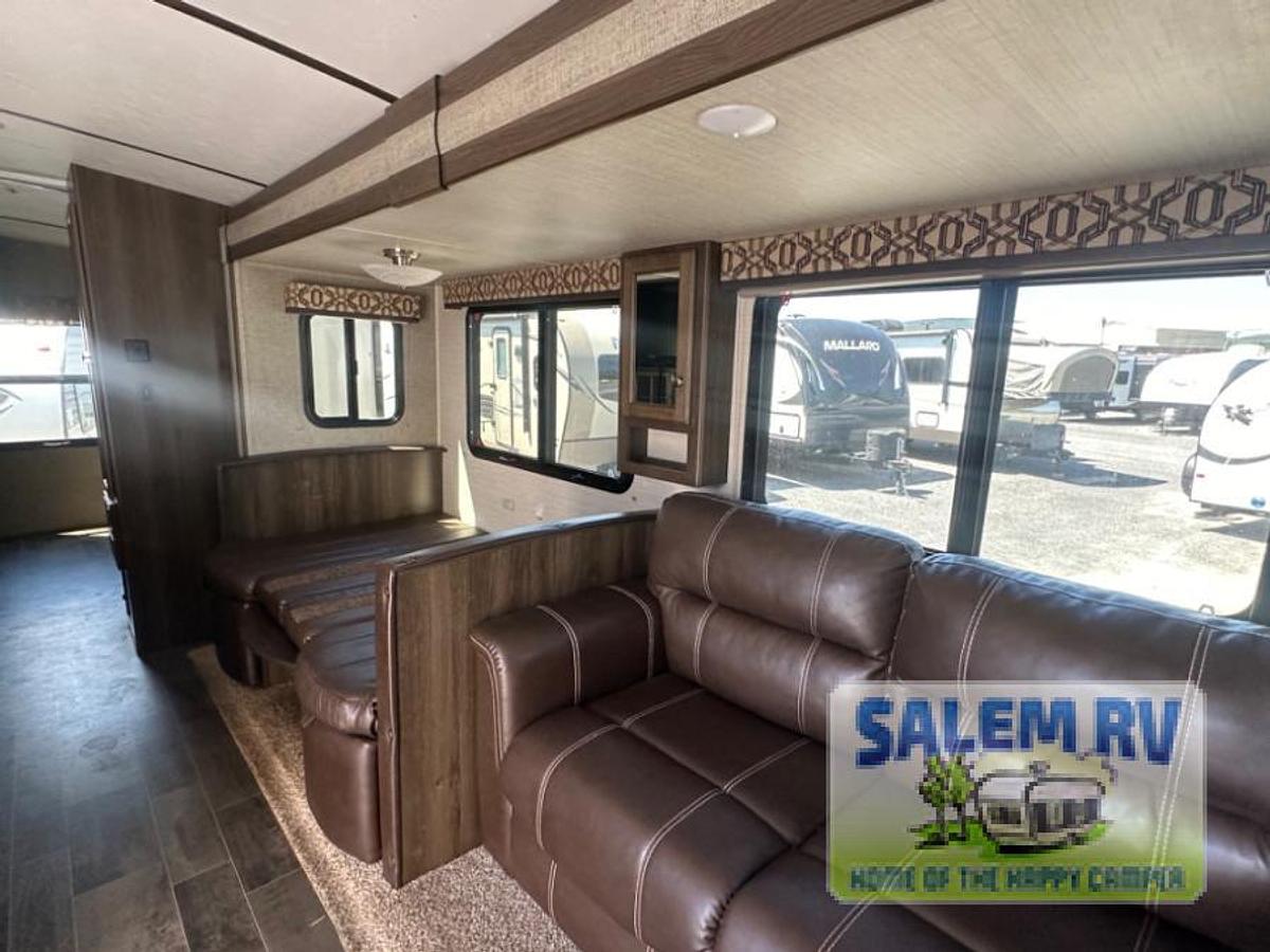 Used Used 2018 Keystone RV Premier Ultra Lite 34BHPR