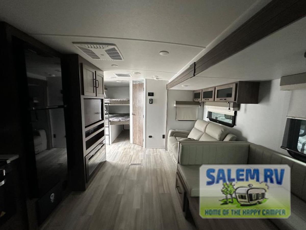 Used Used 2024 Forest River RV Flagstaff Super Lite 27BHWS