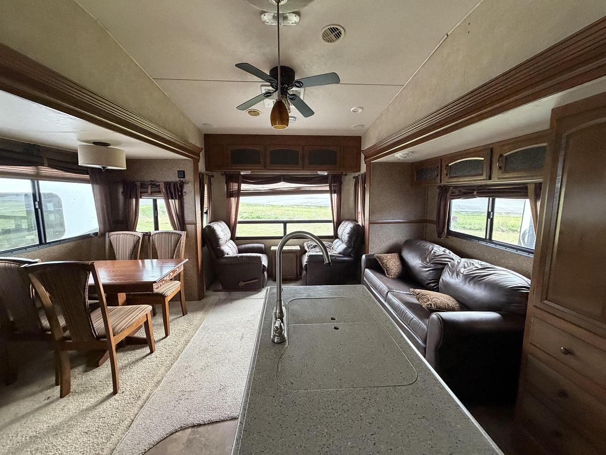 Used Used 2014 Salem Hemisphere 286RLT