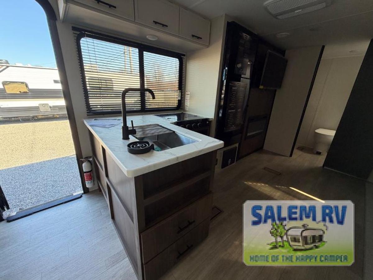 New 2026 Prime Time RV Avenger 25RBS