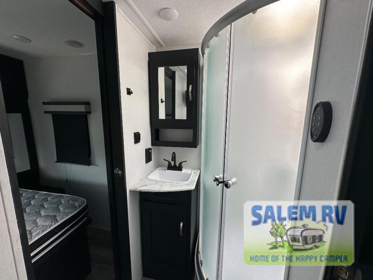 Used Used 2022 Coachmen RV Freedom Express Liberty Edition 320BHDSLE