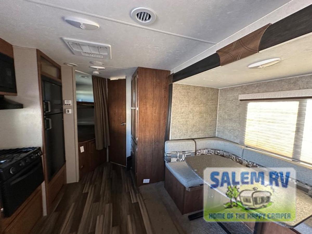 Used Used 2018 Coachmen RV Freedom Express 25SE