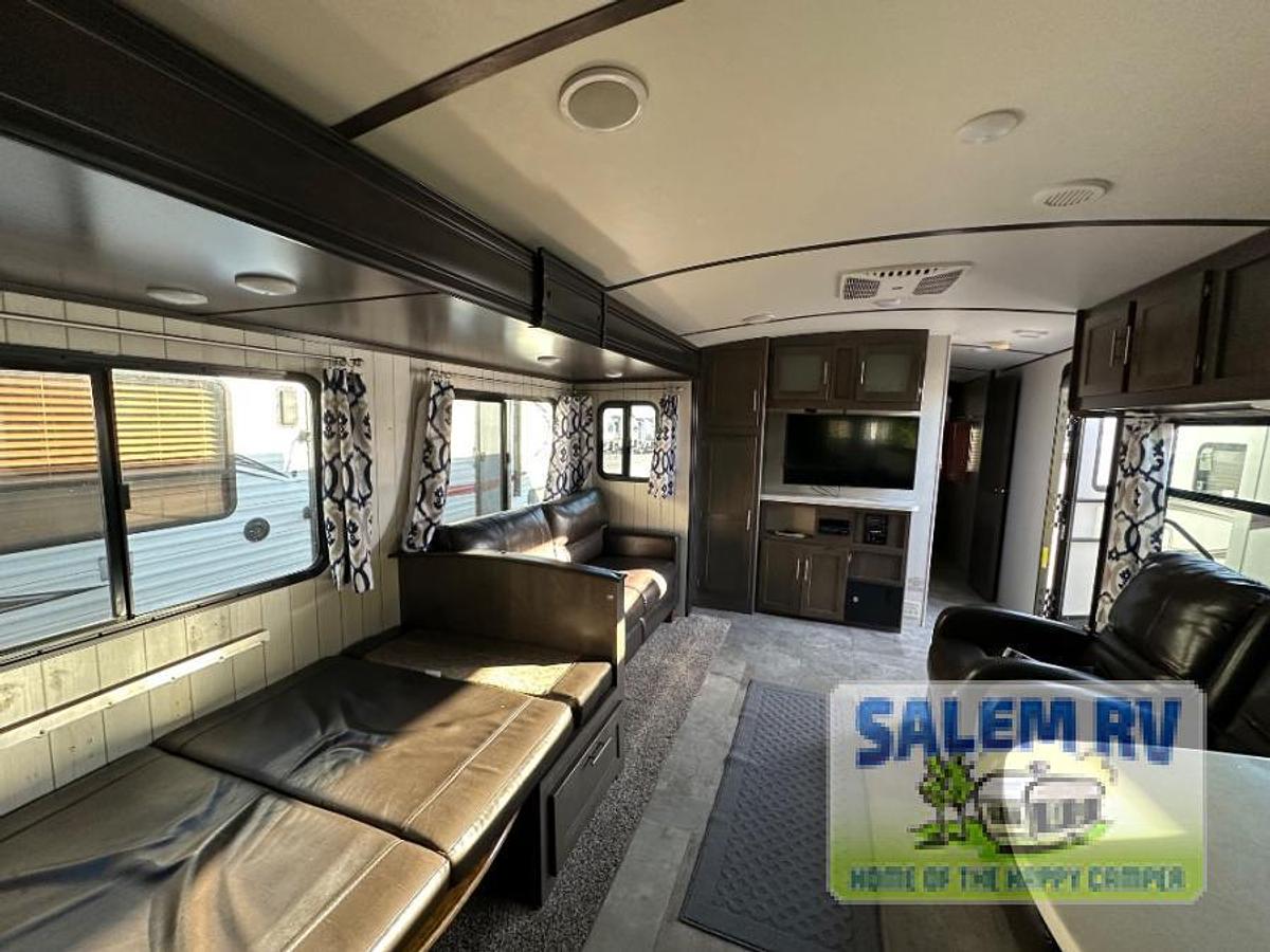Used Used 2018 CrossRoads RV Sunset Trail Super Lite SS291RK