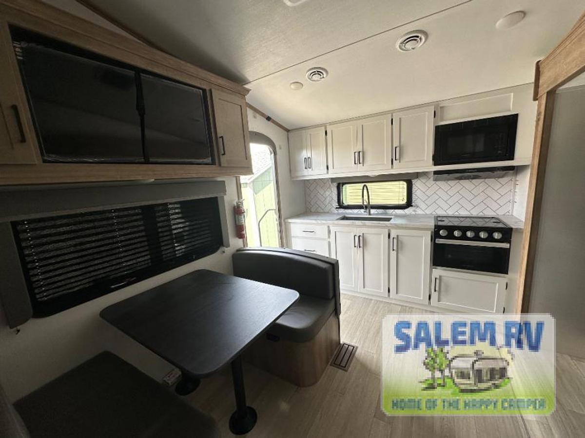 Used Used 2024 Keystone RV Arcadia Select 21SRK