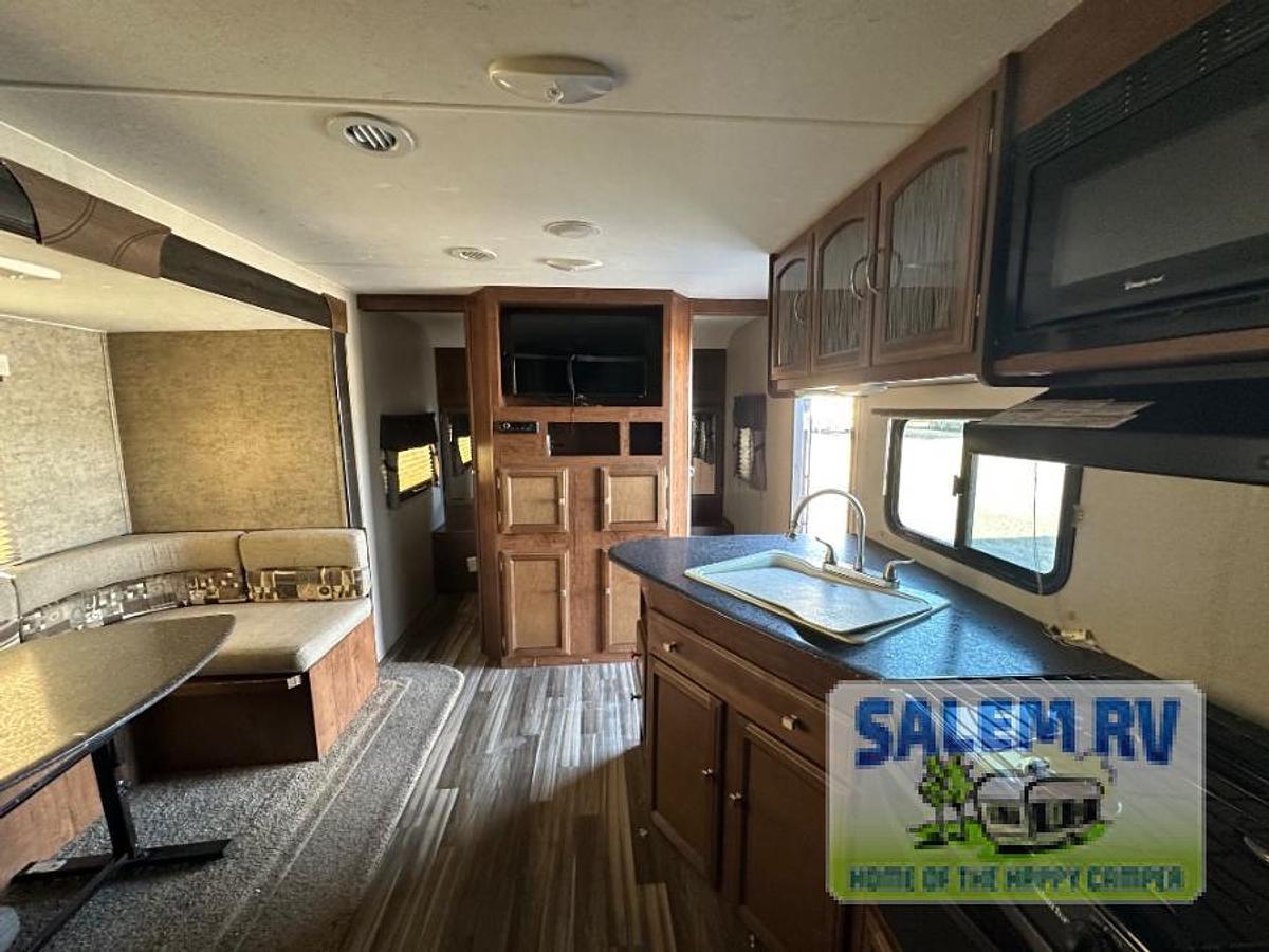 Used Used 2018 Coachmen RV Freedom Express 25SE