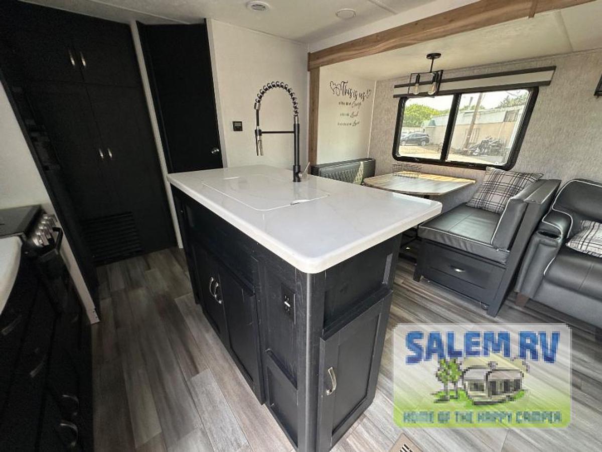 Used Used 2022 Coachmen RV Freedom Express Liberty Edition 320BHDSLE