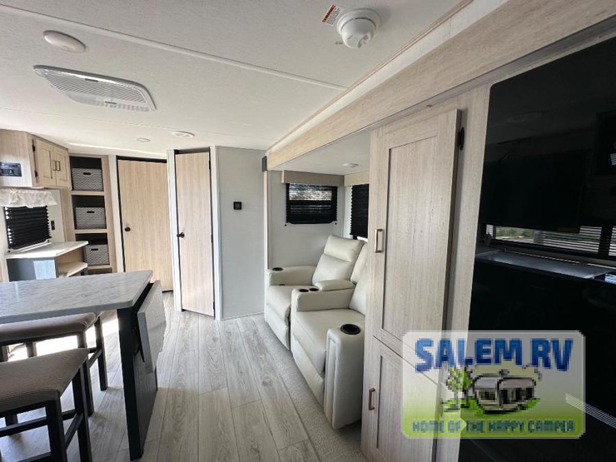 New 2025 Prime Time RV Avenger 25MKO