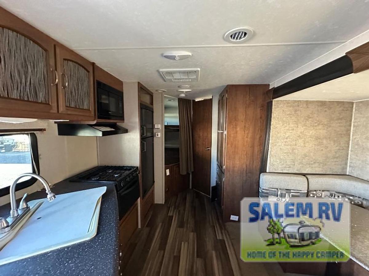 Used Used 2018 Coachmen RV Freedom Express 25SE