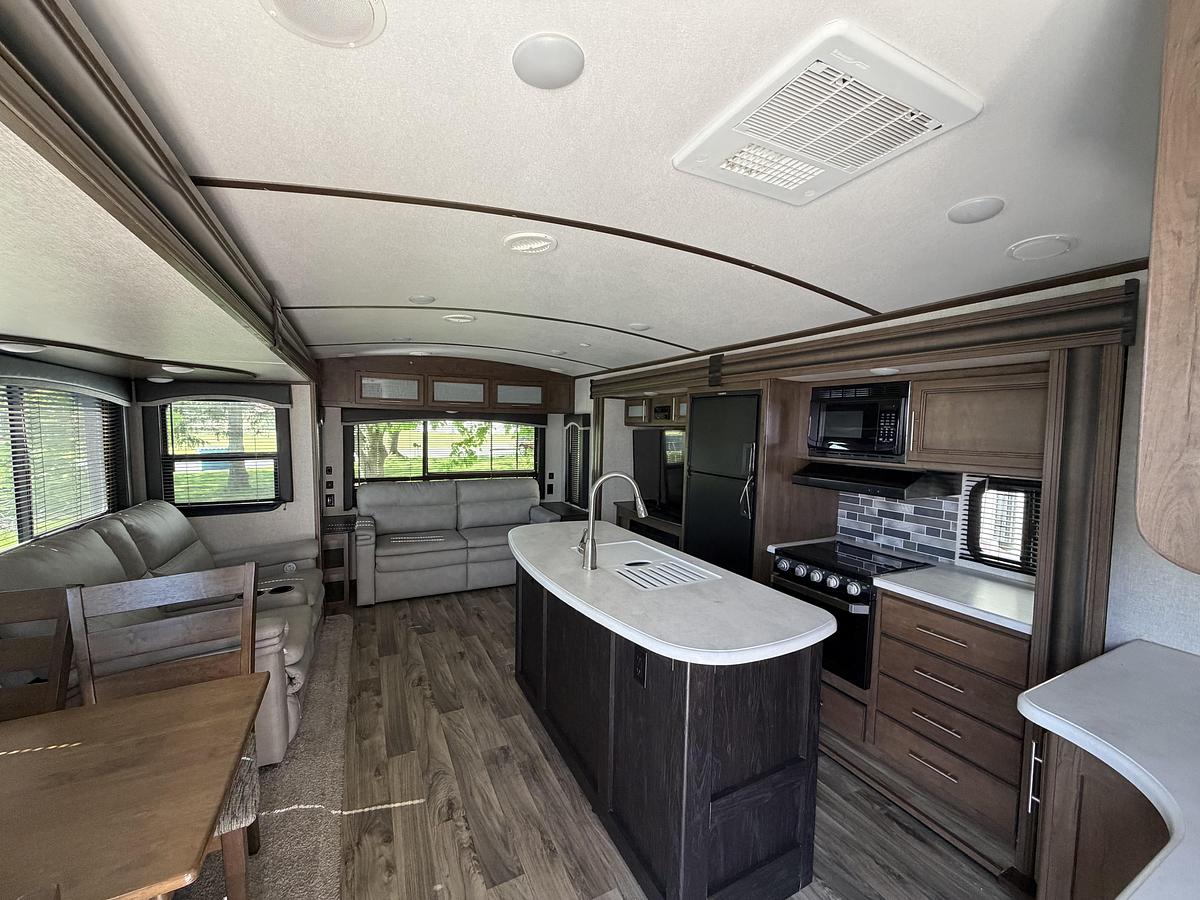 Used Used 2020 Keystone RV Cougar Half-Ton 32RLI