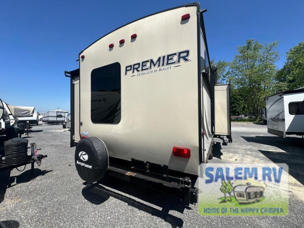 Used Used 2018 Keystone RV Premier Ultra Lite 34BHPR