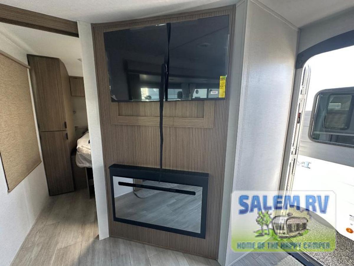 New 2026 Palomino Columbus 389FLH