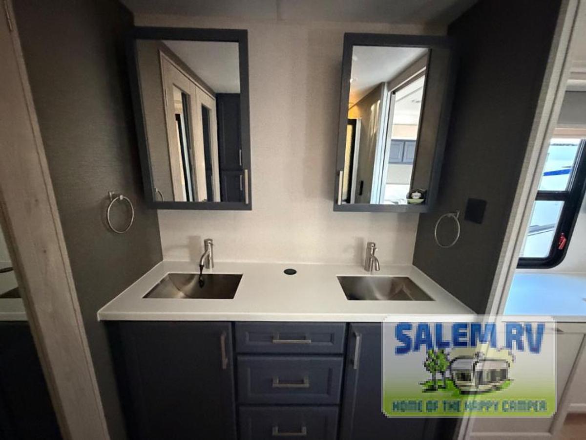 New 2026 Palomino Columbus 384RKH