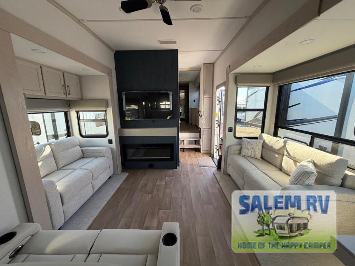 New 2026 Palomino Columbus 384RKH