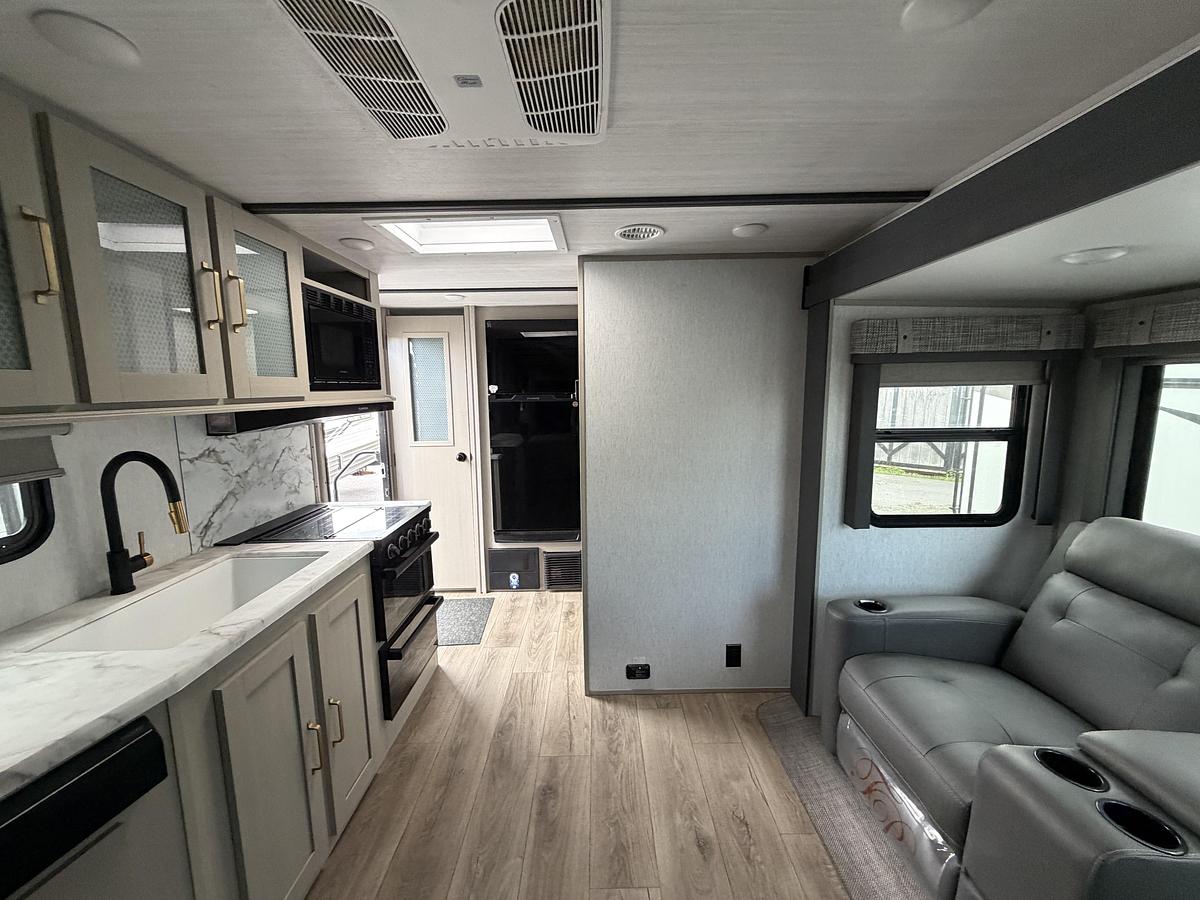 Used Used 2024 Forest River RV Salem Hemisphere Hyper-Lyte 19RBHL