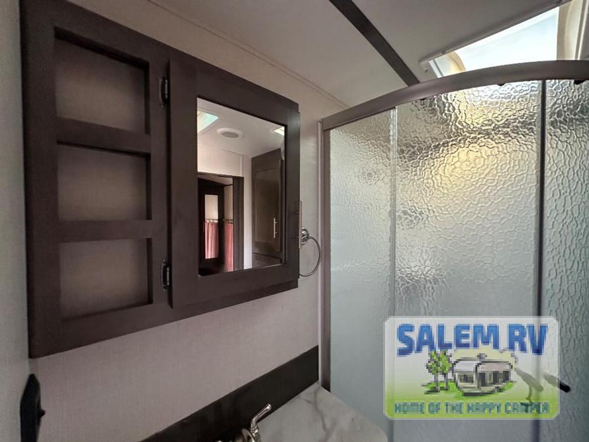 Used Used 2018 CrossRoads RV Sunset Trail Super Lite SS291RK