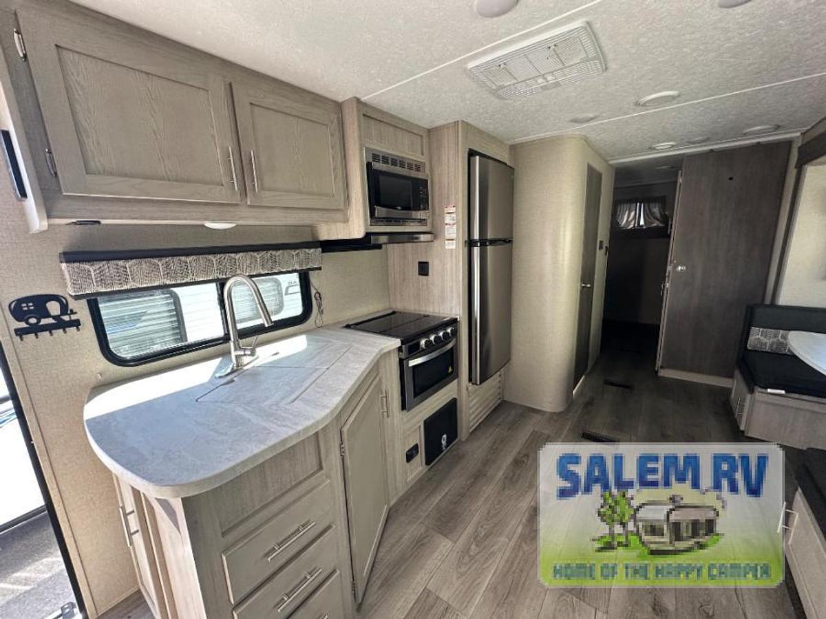 Used Used 2023 Coachmen RV Catalina Legacy 293QBCK