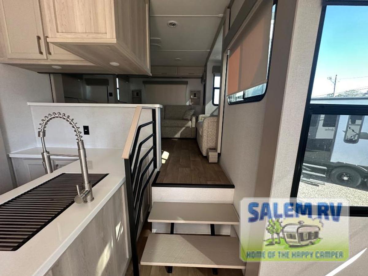 New 2026 Palomino Columbus 389FLH