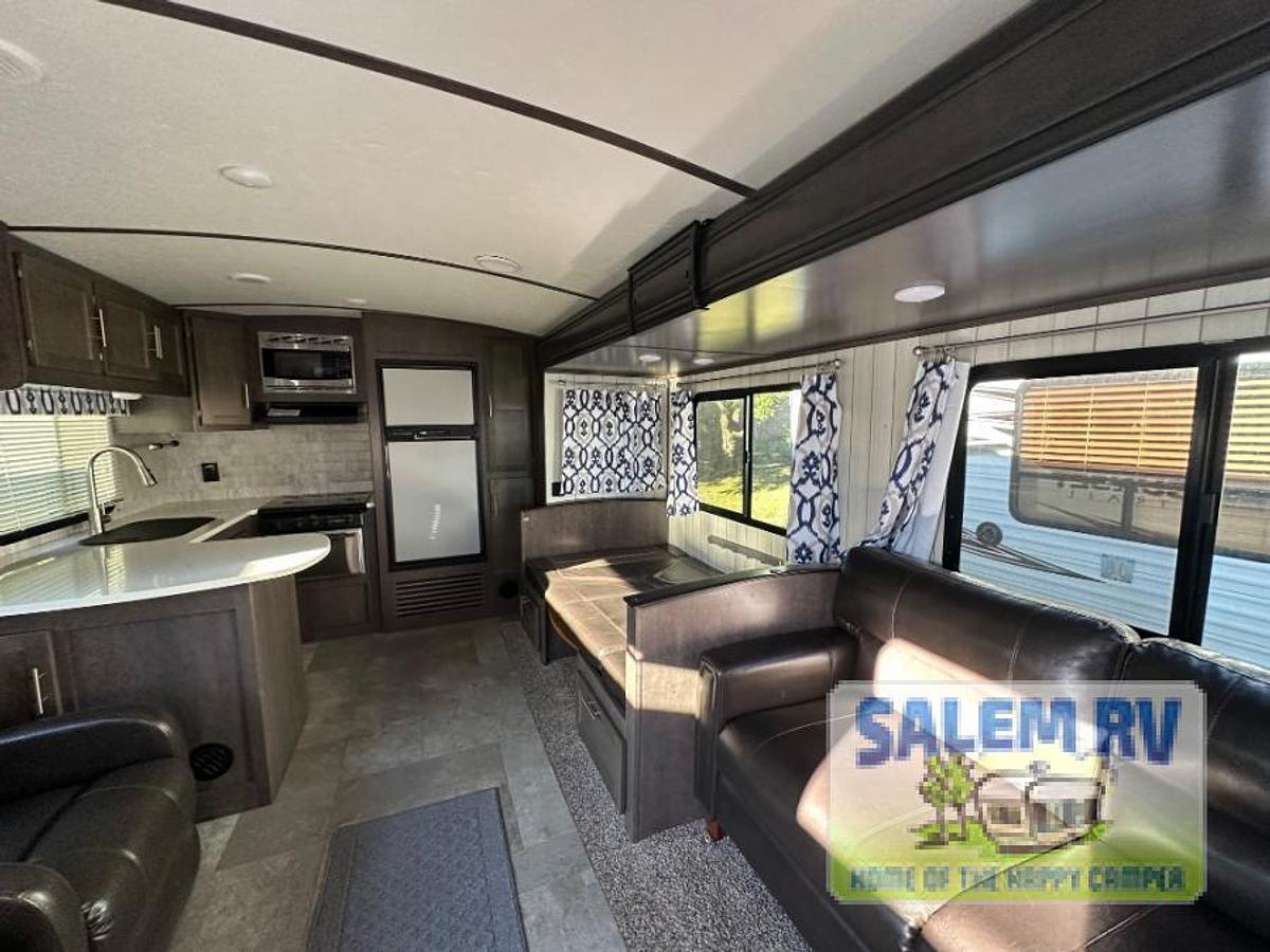 Used Used 2018 CrossRoads RV Sunset Trail Super Lite SS291RK