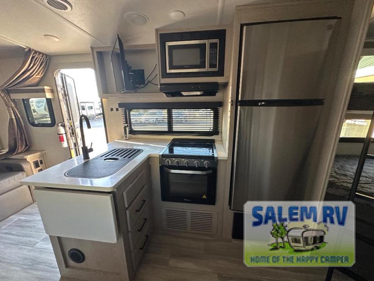 Used Used 2022 Forest River RV Rockwood Mini Lite 2509S