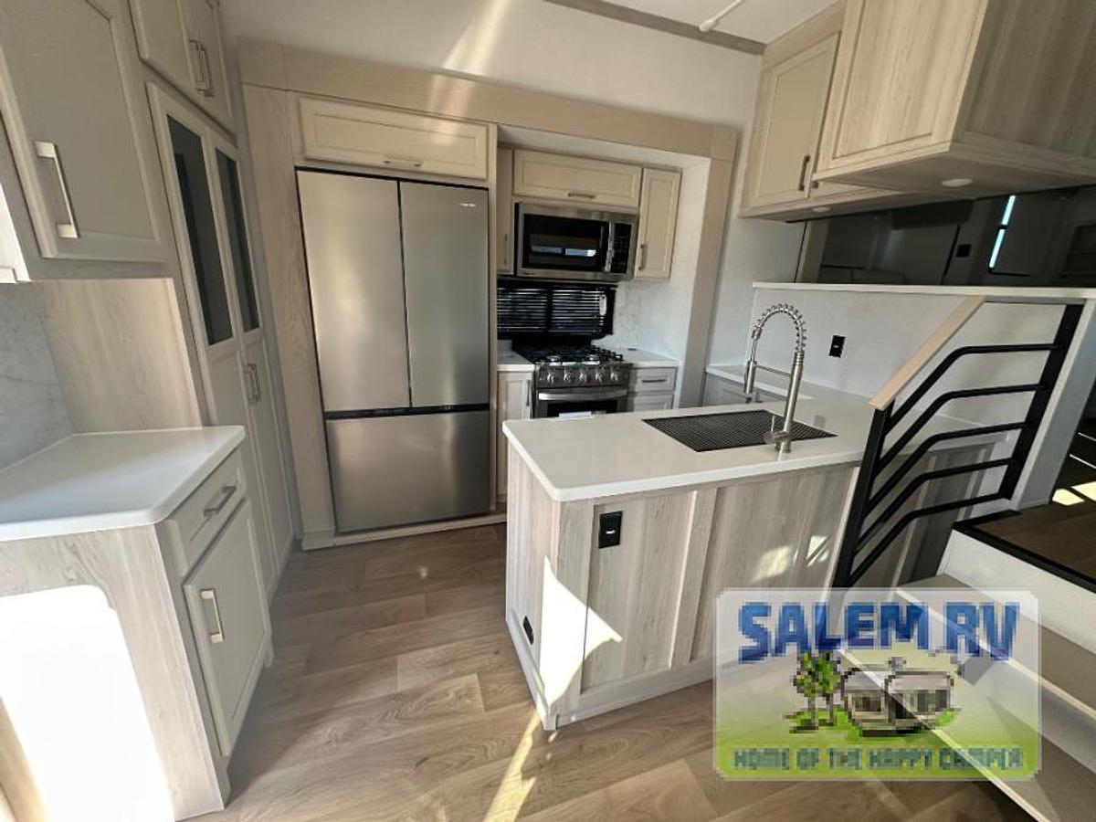 New 2026 Palomino Columbus 389FLH