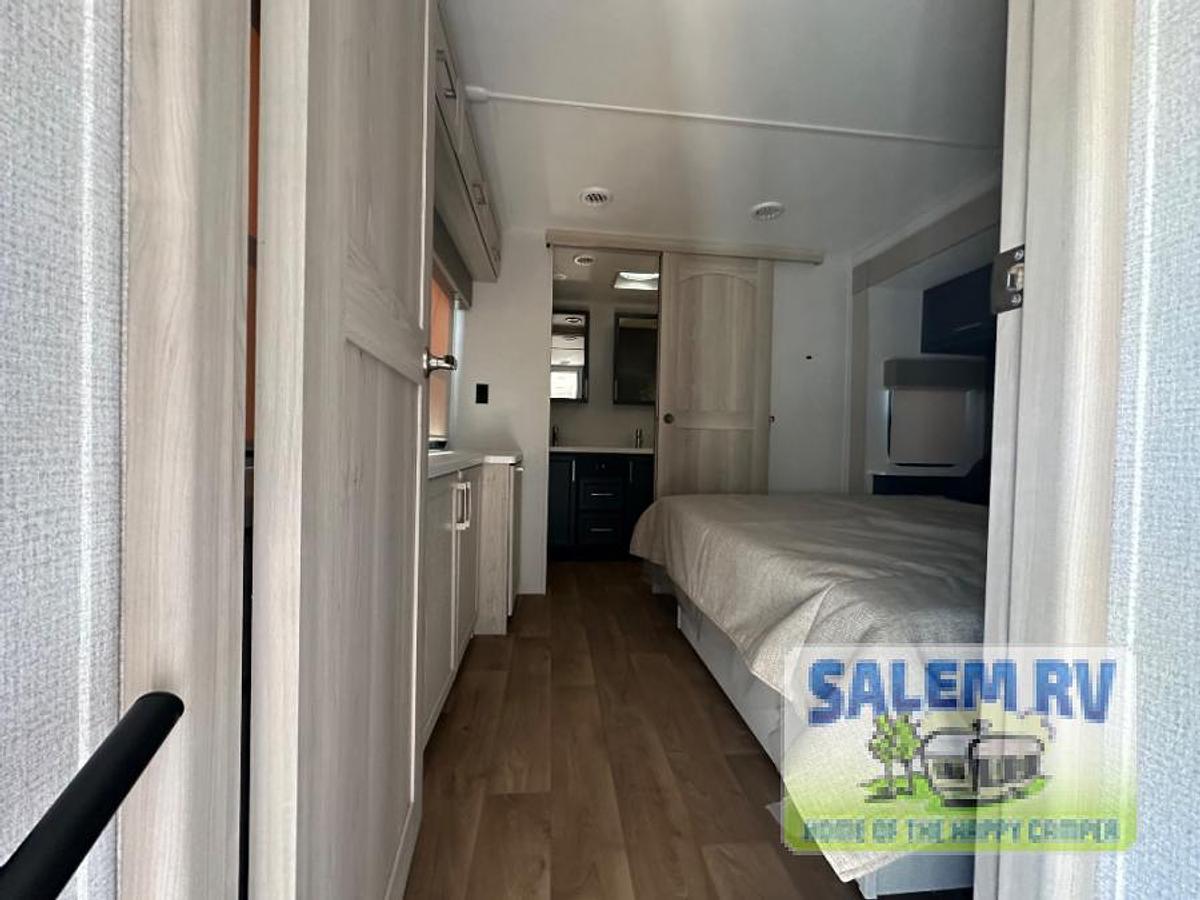 New 2026 Palomino Columbus 389FLH