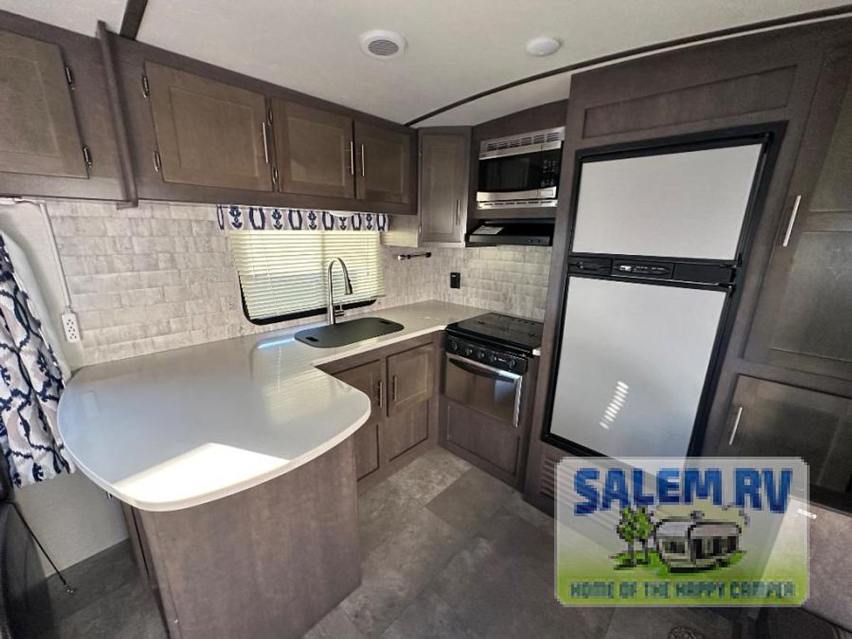 Used Used 2018 CrossRoads RV Sunset Trail Super Lite SS291RK