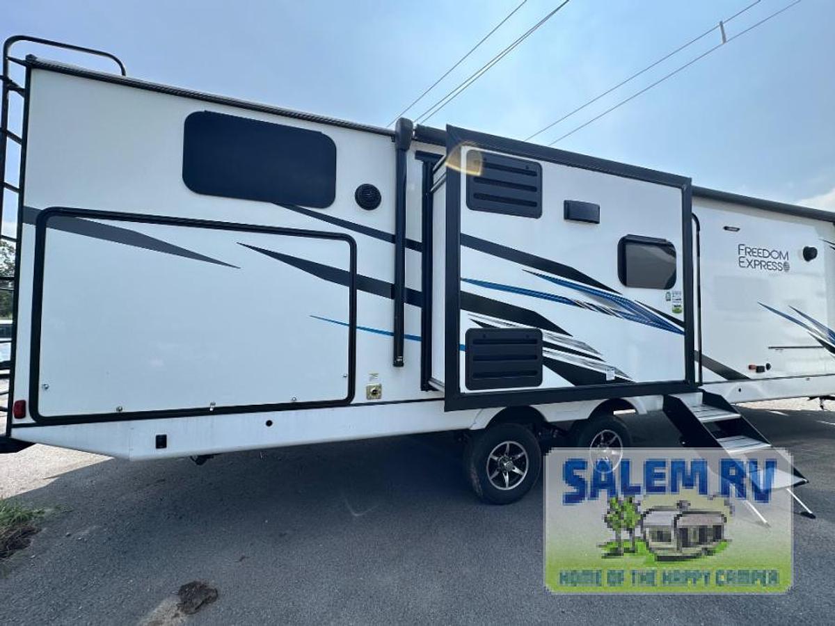 Used Used 2022 Coachmen RV Freedom Express Liberty Edition 320BHDSLE