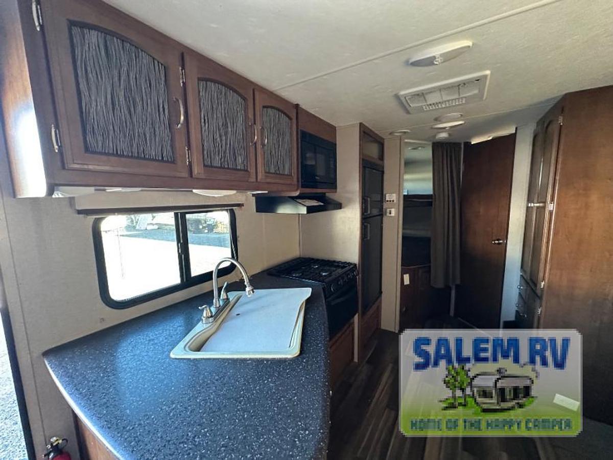 Used Used 2018 Coachmen RV Freedom Express 25SE