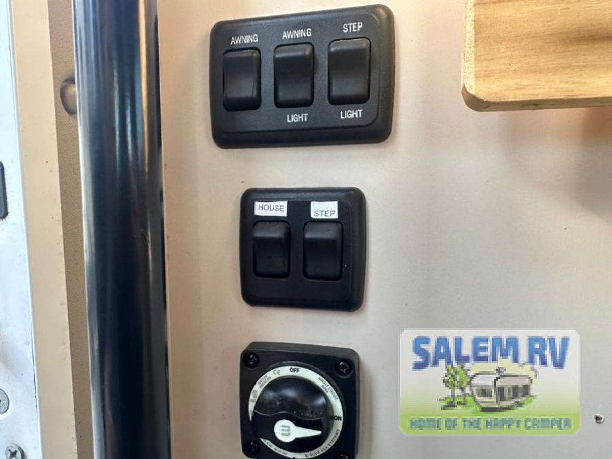 Used Used 2021 Thor Motor Coach Freedom Elite 22HE