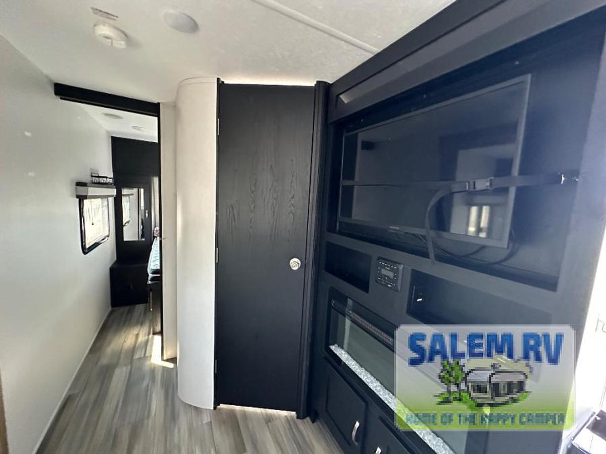Used Used 2022 Coachmen RV Freedom Express Liberty Edition 320BHDSLE