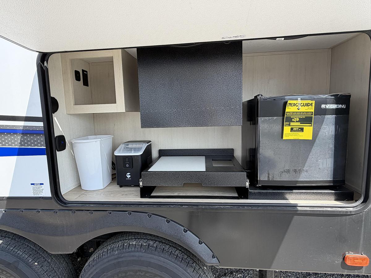 New 2026 Forest River RV Vengeance Rogue Armored 4015