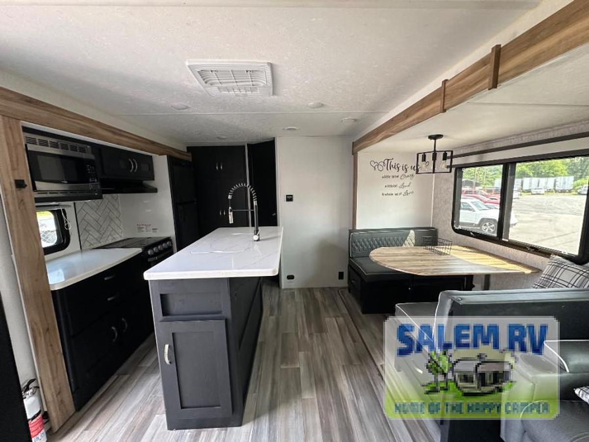 Used Used 2022 Coachmen RV Freedom Express Liberty Edition 320BHDSLE