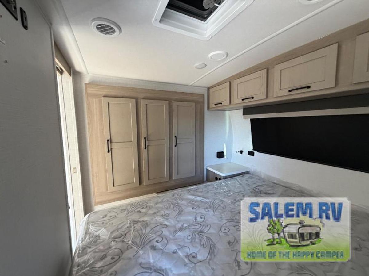 Used Used 2025 Forest River RV Flagstaff Micro Lite 25BSDS