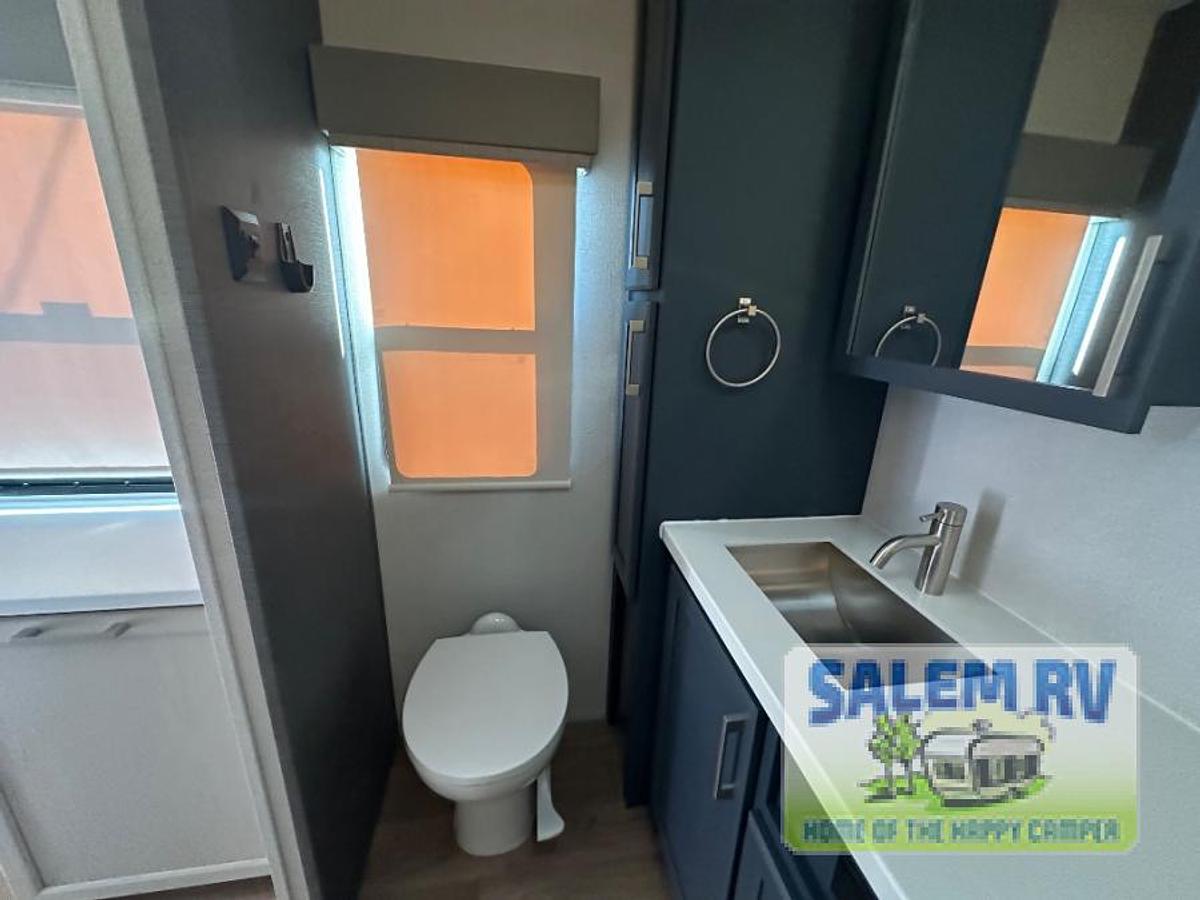 New 2026 Palomino Columbus 389FLH